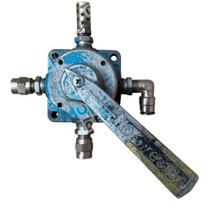 Hunt 3/8" NPT Flo-Director Pneumatic Directional Valve Model 43