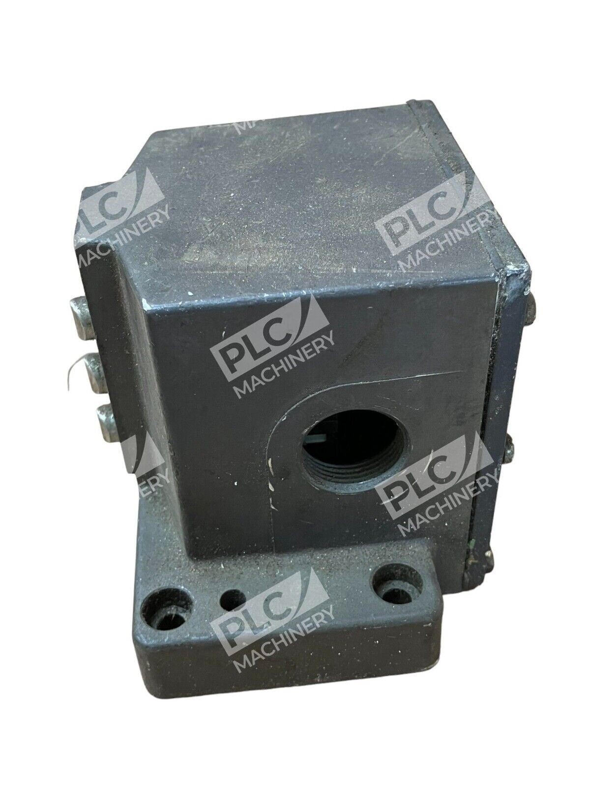 Balluff BNS 519-D3-D16-100-10 Switch 6A 240VAC - Image 5