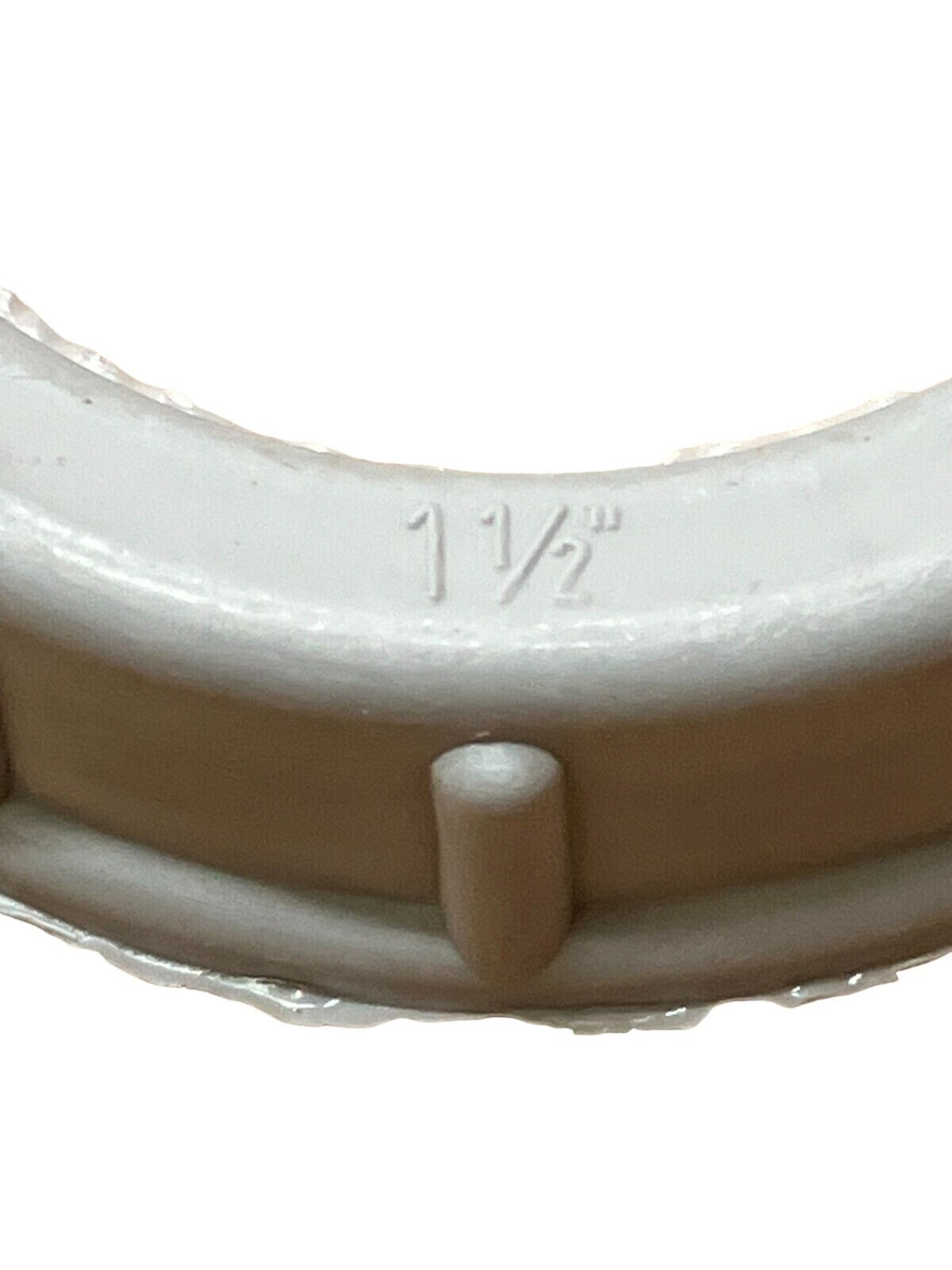 Bridgeport 325 Plastic Bushing 1-1/2" Rated for 105 Degree C (Box of 100) - Image 4