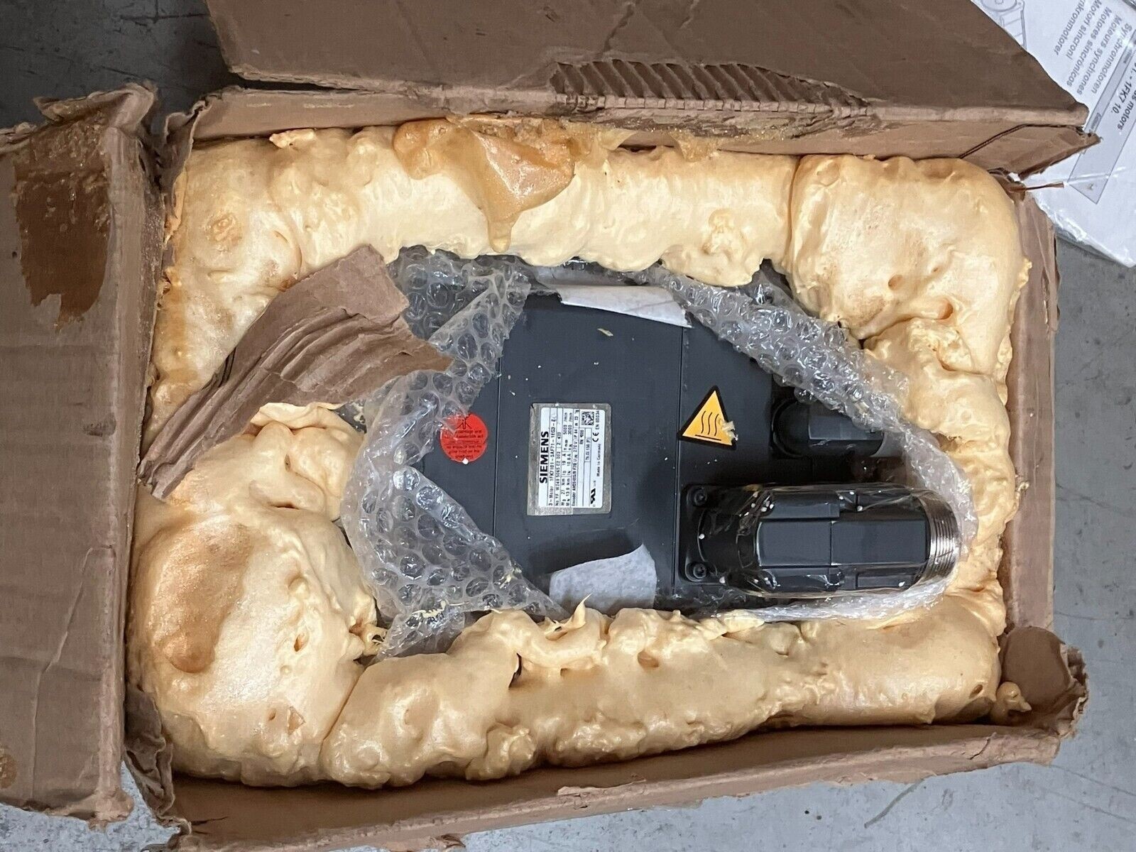 Siemens IFK7101-5AF71-1EG3-Z - Siemens IFK7101-5AF71-1EG3-Z Synchronous Servo Motor