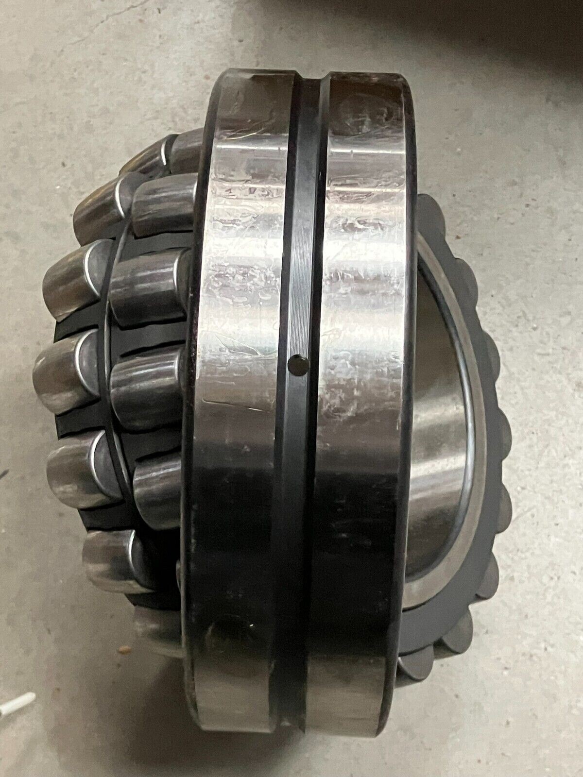 SKF 22226 CCK/C3W33 Spherical Roller Bearing - Image 3