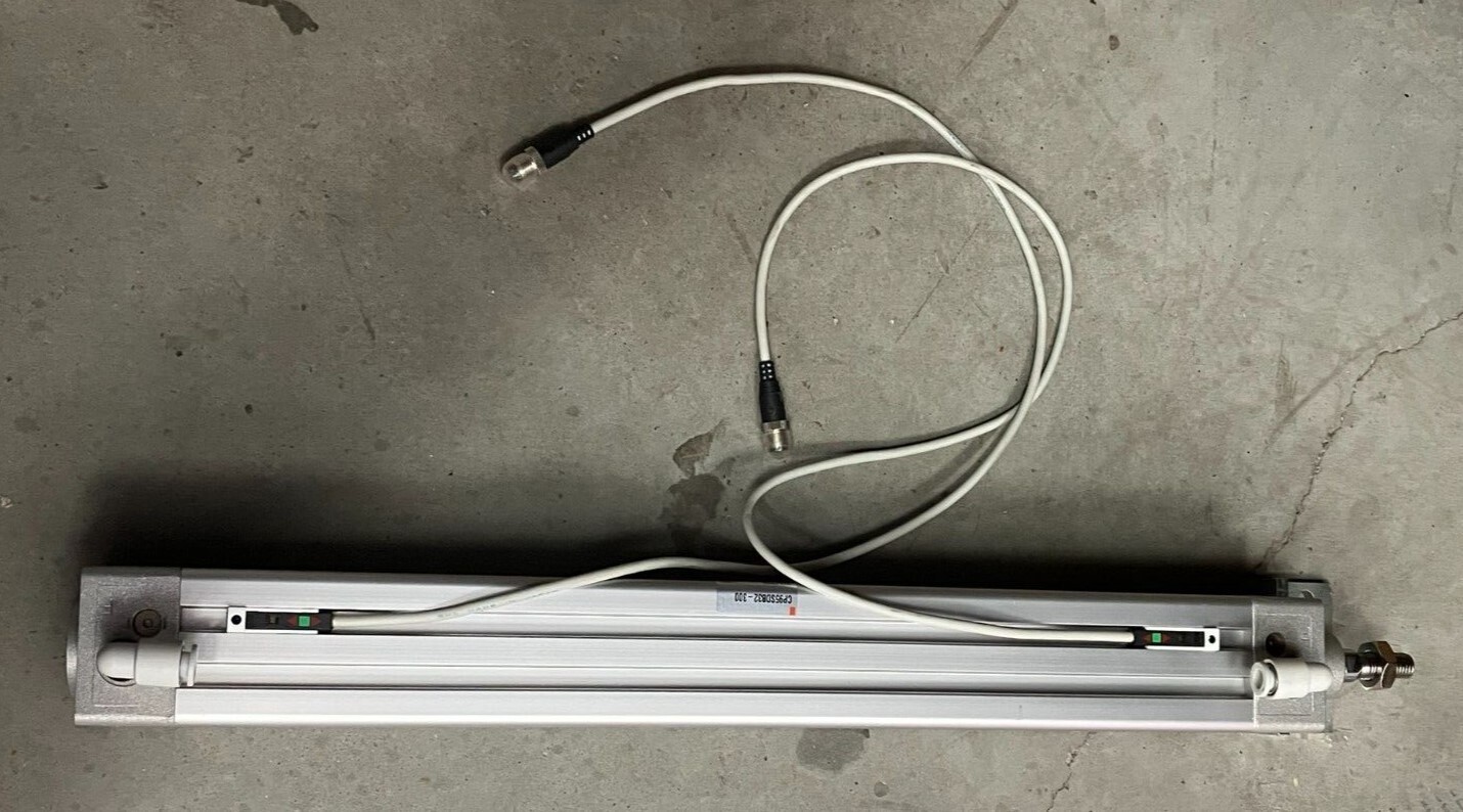 SMC CP95SDB32-300 Pneumatic Cylinder - Image 2