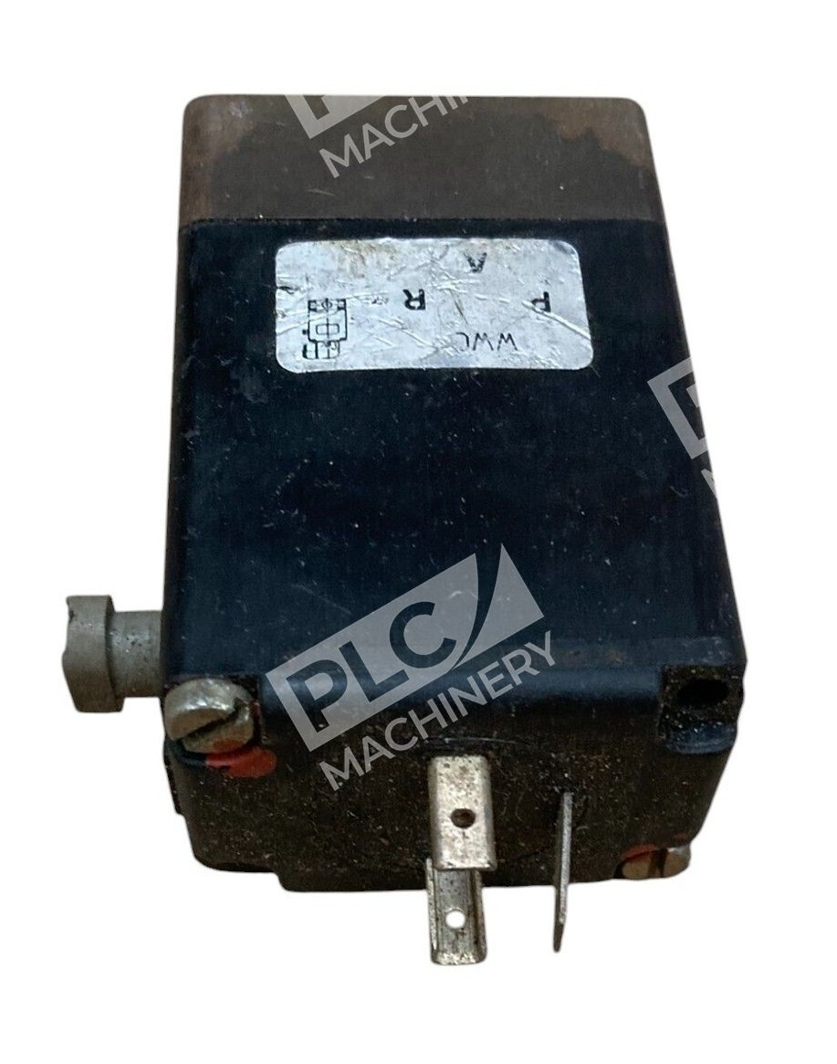 Burkert 120V 60Hz 8W Solenoid Valve 0331 C 1/8 FPM BR - Image 3