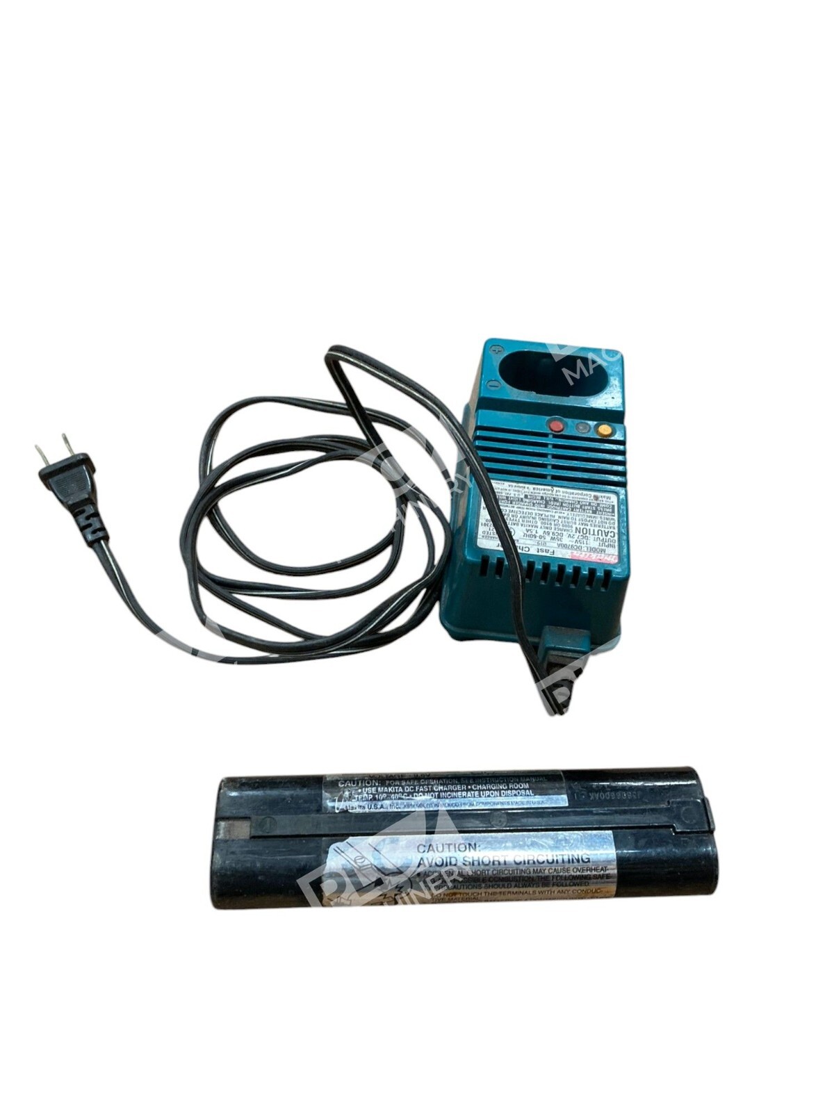 Makita Fast Charger DC9700A 019 w/ Battery 9000 - Image 2