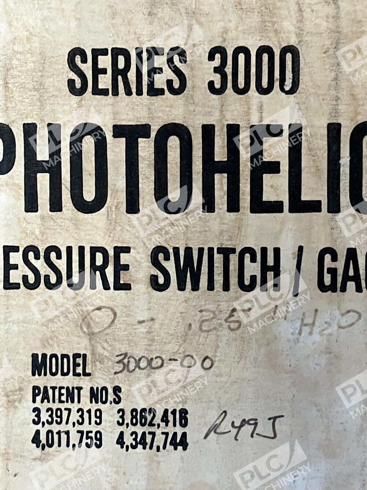 Dwyer Instruments Series 3000 Photohelic Pressure Switch Gage Model 3000-00 - Image 4
