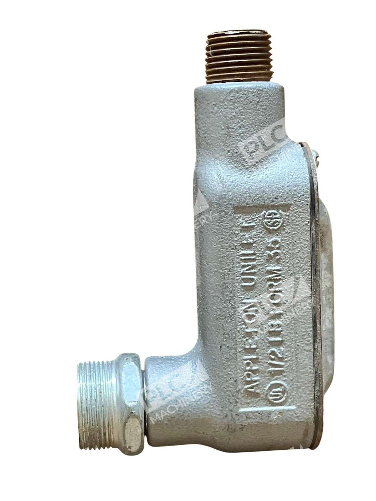 Appleton 1/2" LB Conduit Body with O-Z Gedney 1/2" Outlet Cover Unilet - Image 4