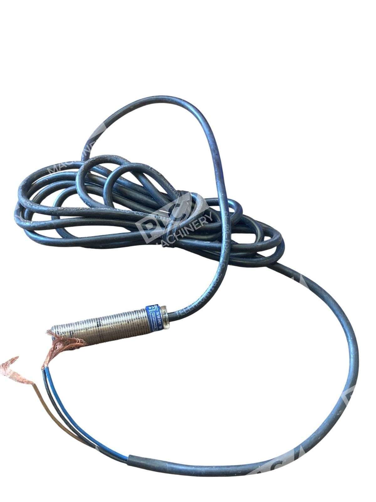 Telemecanique XS1M12PA371 proximity sensor - Image 2