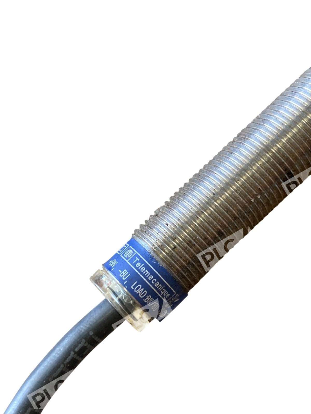 Telemecanique XS1M12PA371 proximity sensor - Image 8