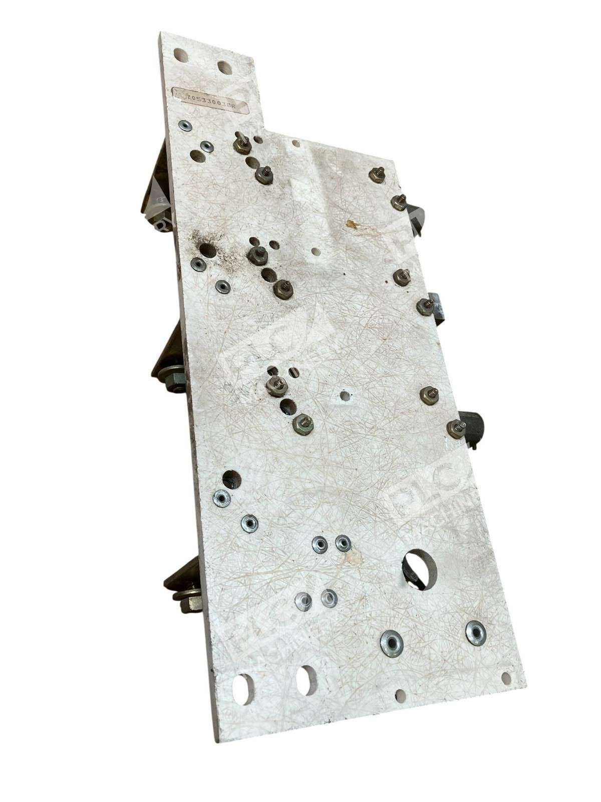 Fuse Block Assembly Featuring Bolt-Down Style Fuses 705330038R - Image 5