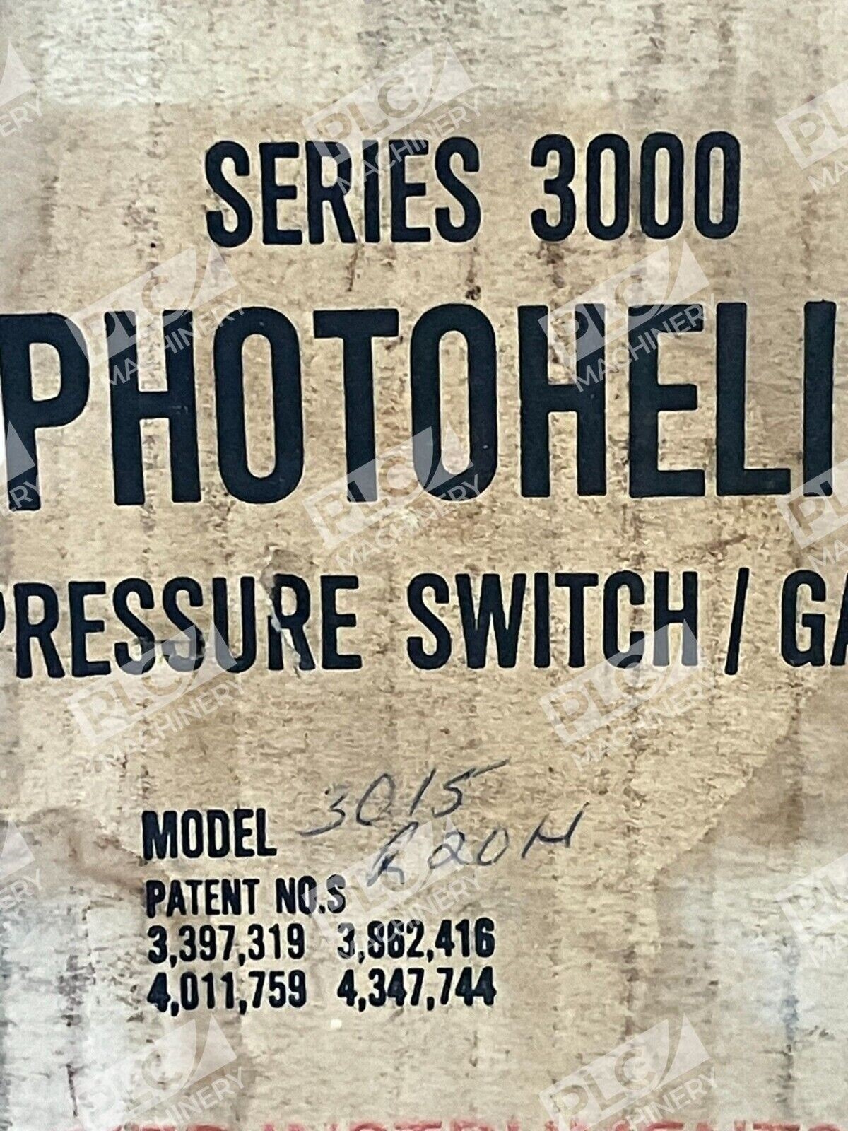 Dwyer Instruments Series 3000 Photohelic Pressure Switch Gage Model 3015 - Image 4