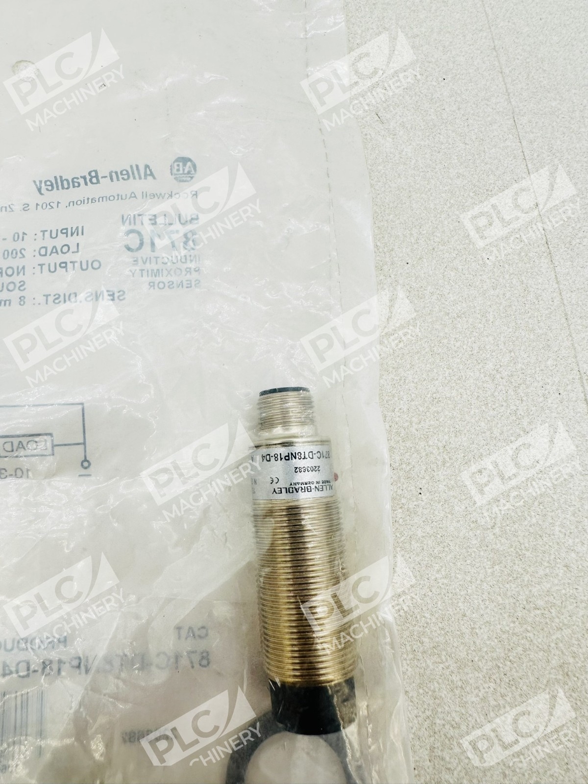 Allen Bradley 871C-DT8NP18-D4 Inductive Proximity Sensor Ser A - Image 5