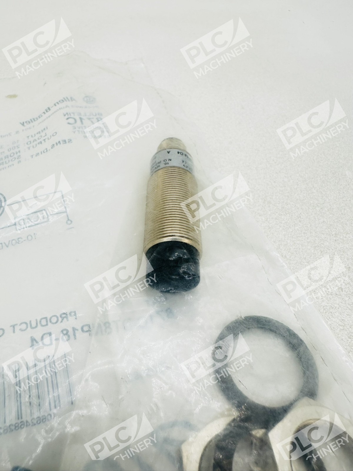 Allen Bradley 871C-DT8NP18-D4 Inductive Proximity Sensor Ser A - Image 10
