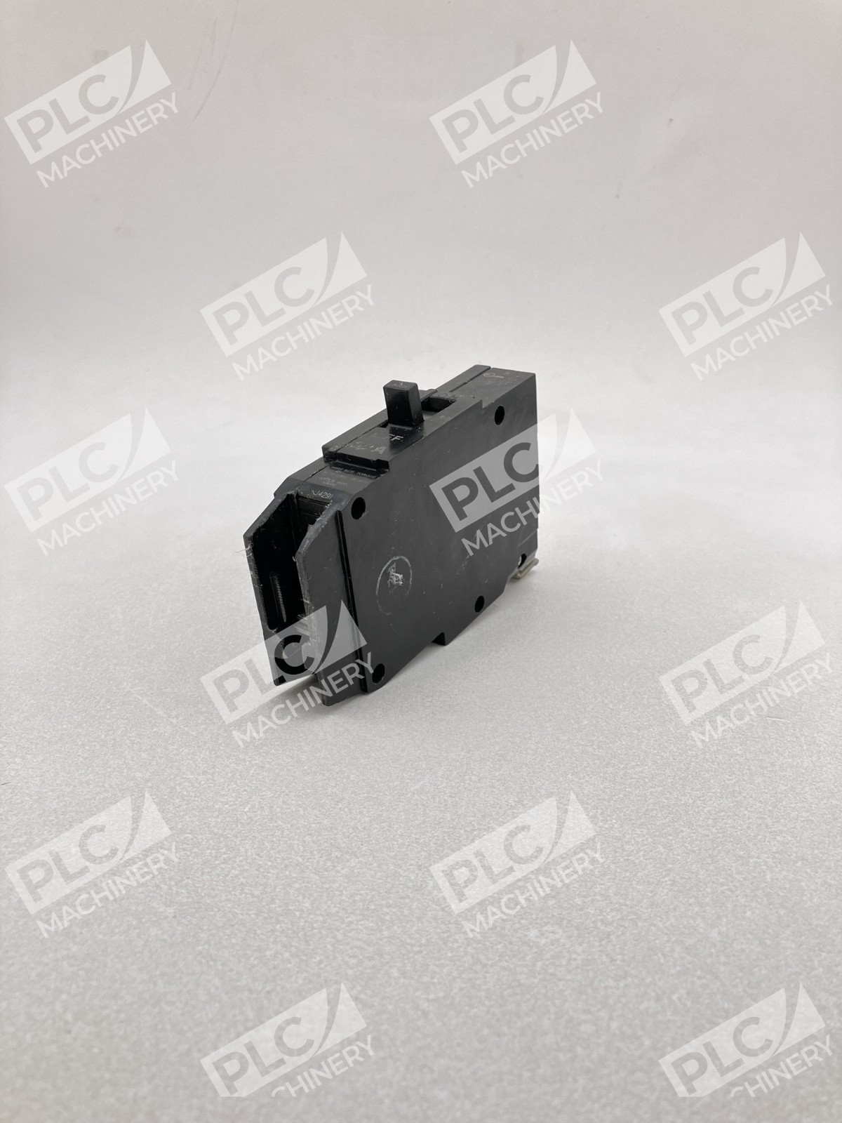 General Electric TEY120 1-Pole Bolt-On Circuit Breaker 20A Lots of 8