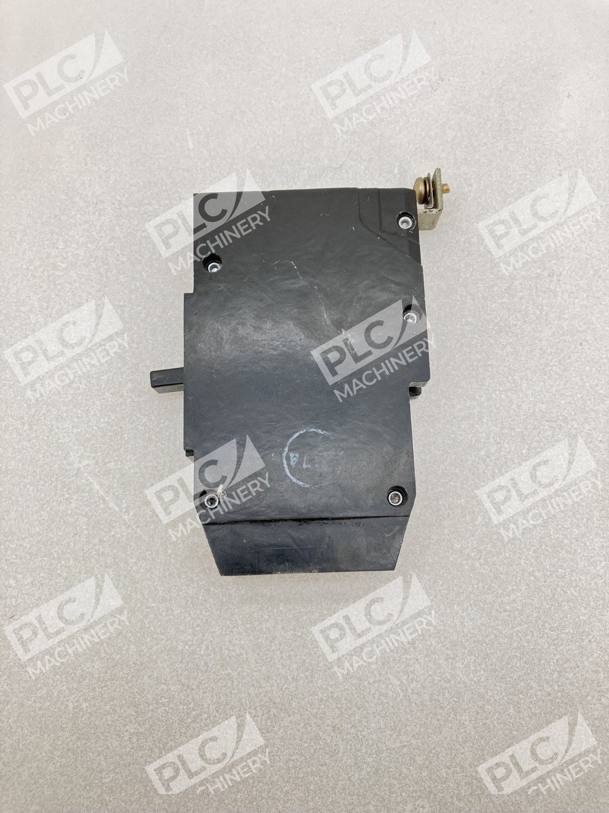 General Electric TEY120 1-Pole Bolt-On Circuit Breaker 20A Lots of 8 - Image 8