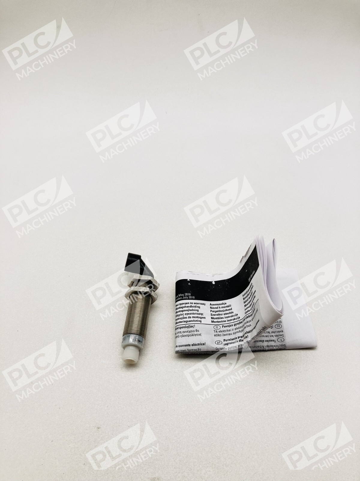 Eaton E57RAL18T111SD Inductive Proximity Sensor - Image 4
