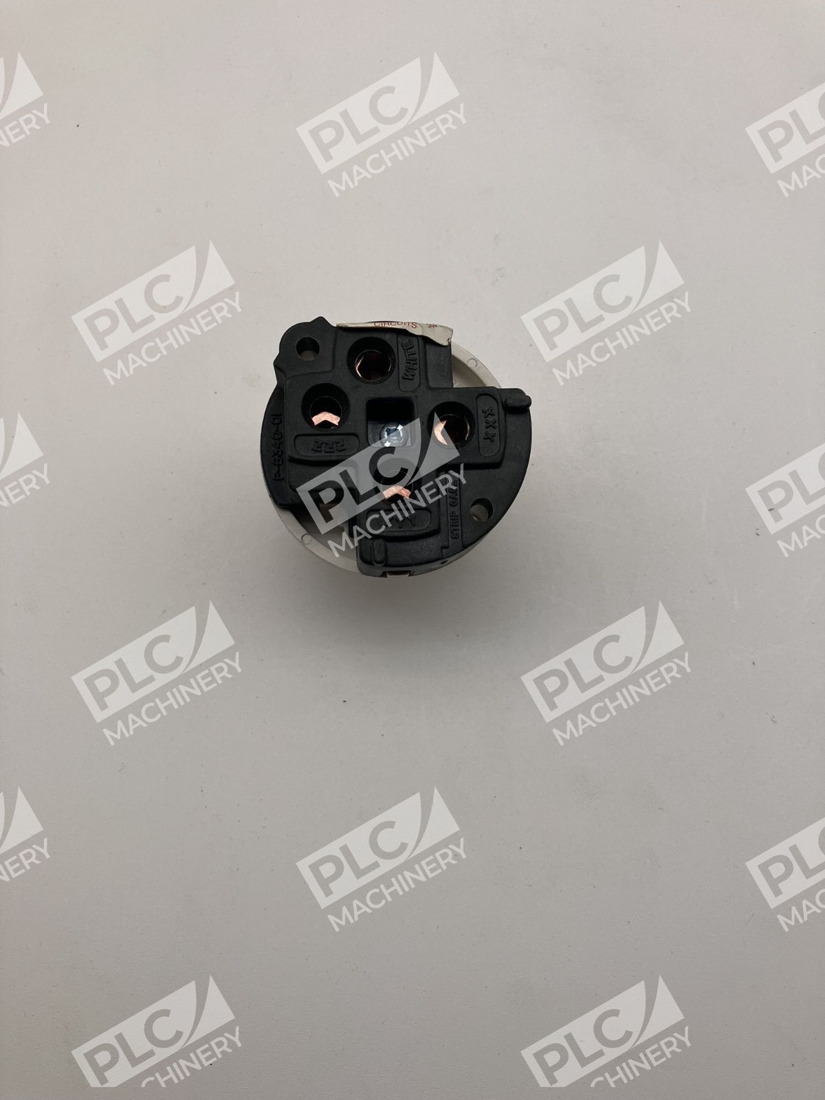 Hubbell P-6297 Industrial Straight Blade Angle Plug w/ Housing - Image 6