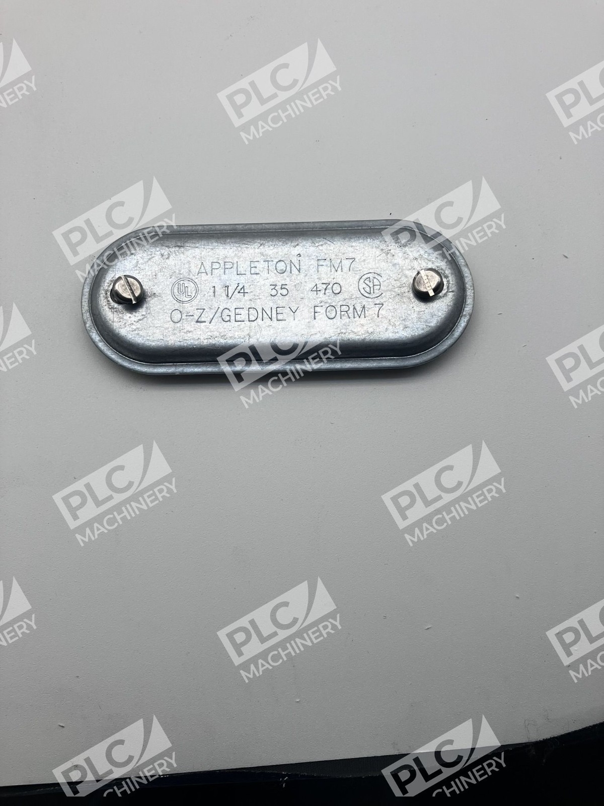 Appleton FM7 1-1/4" T Conduit Body with Cover and Gasket - Image 4
