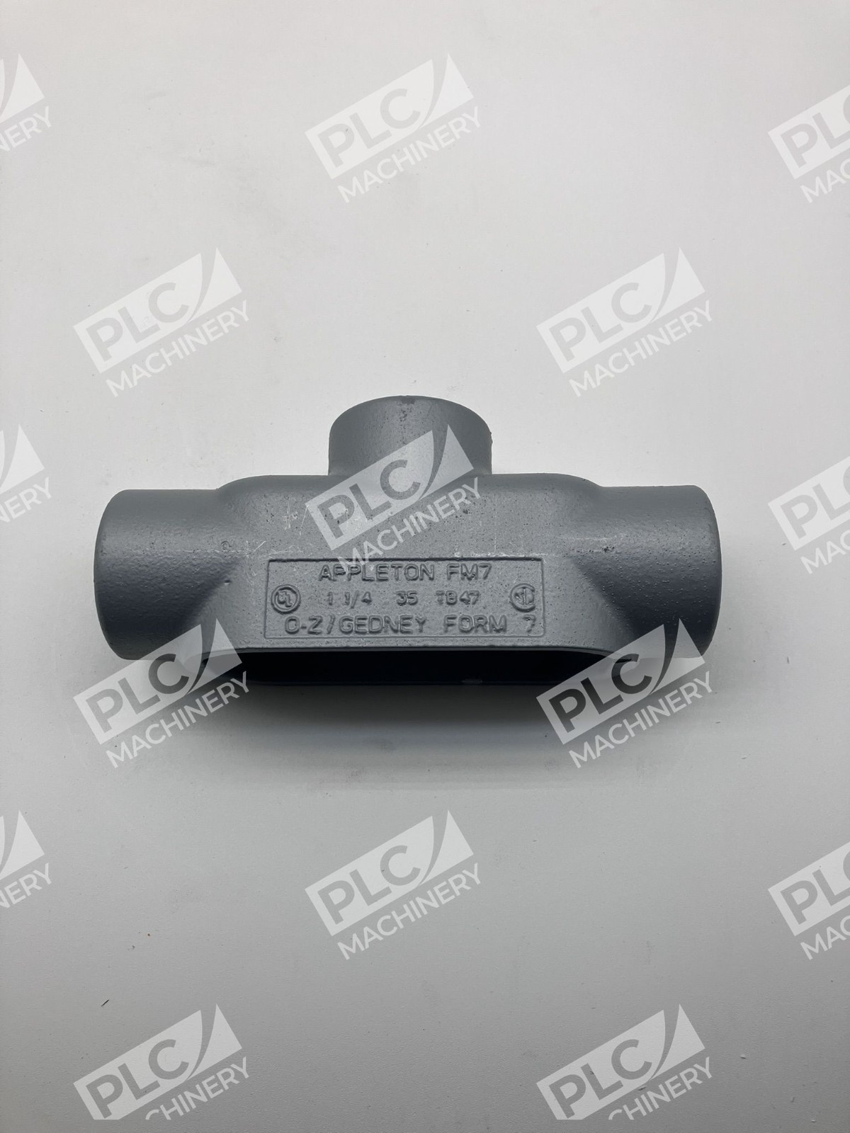 Appleton FM7 1-1/4" T Conduit Body with Cover and Gasket - Image 6