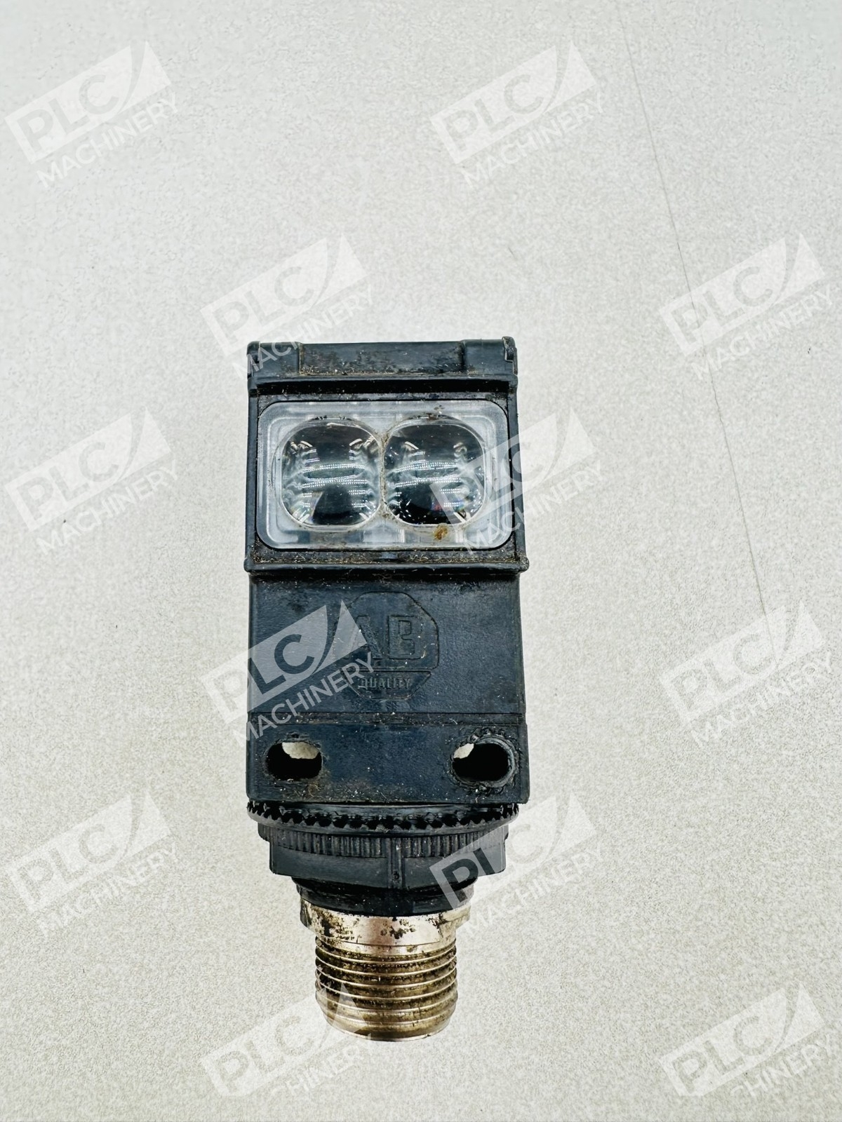 Allen Bradley 42GRP-9002-QD Photoswitch Diffuse Sensor Ser A - Image 4