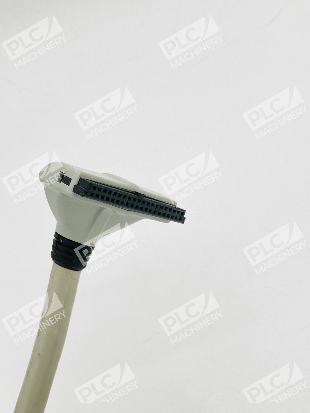 Allen Bradley 1422-CABLE010Y Pre-Wired Cable Ser E - Image 4
