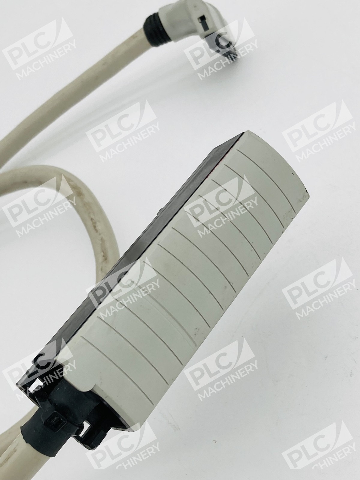 Allen Bradley 1422-CABLE010Y Pre-Wired Cable Ser E - Image 7