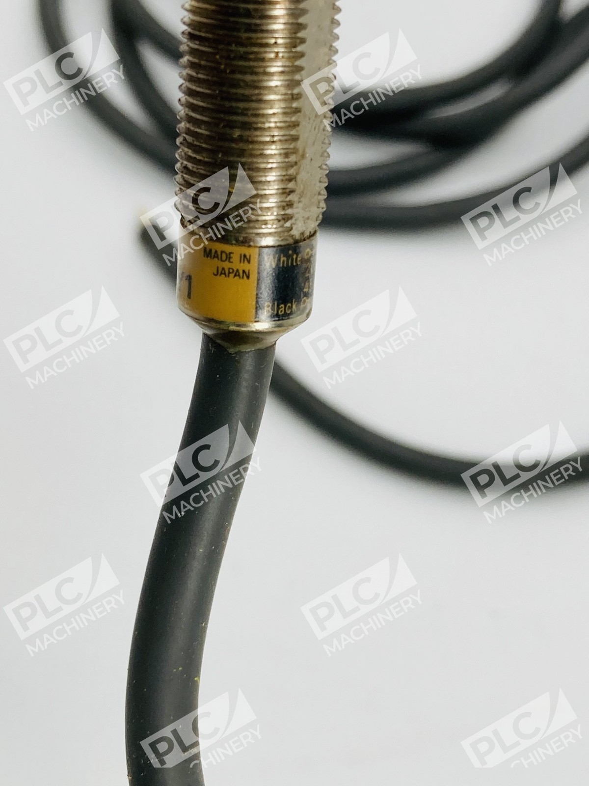 Omron TL-X2Y1 Inductive Proximity Sensor - Image 5