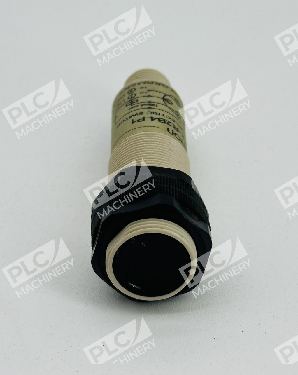 Omron E3F2-R2B4-P1 Photoelectric Sensor