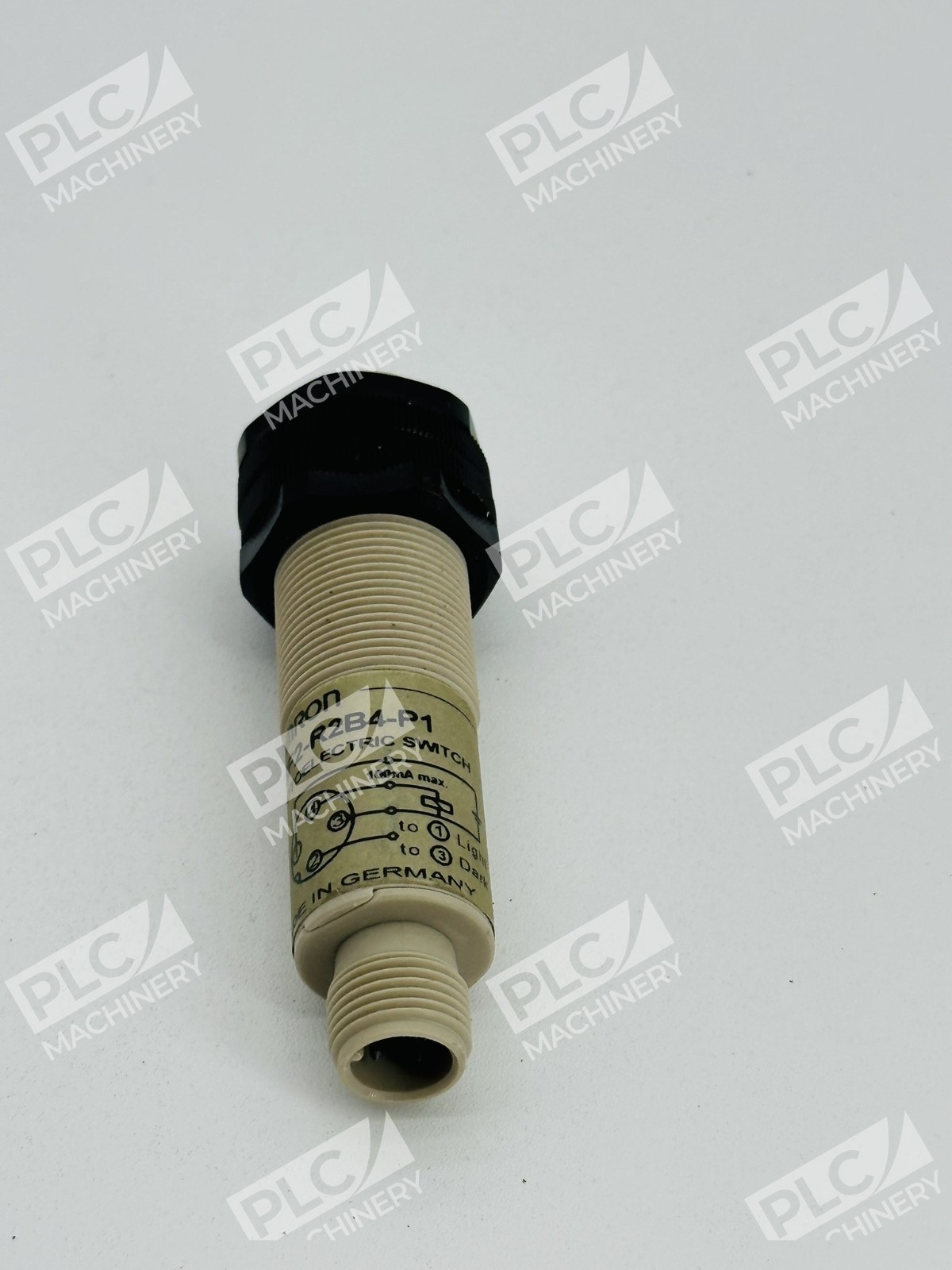 Omron E3F2-R2B4-P1 Photoelectric Sensor - Image 3