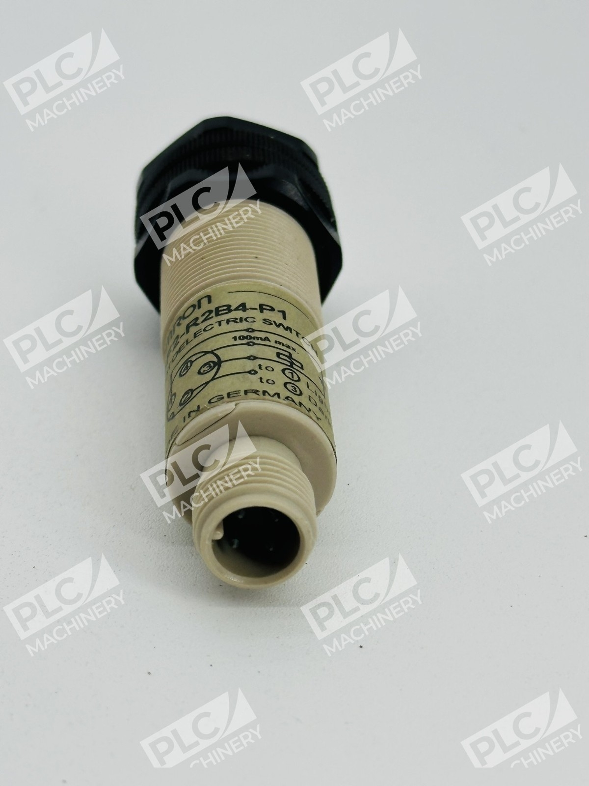 Omron E3F2-R2B4-P1 Photoelectric Sensor - Image 4