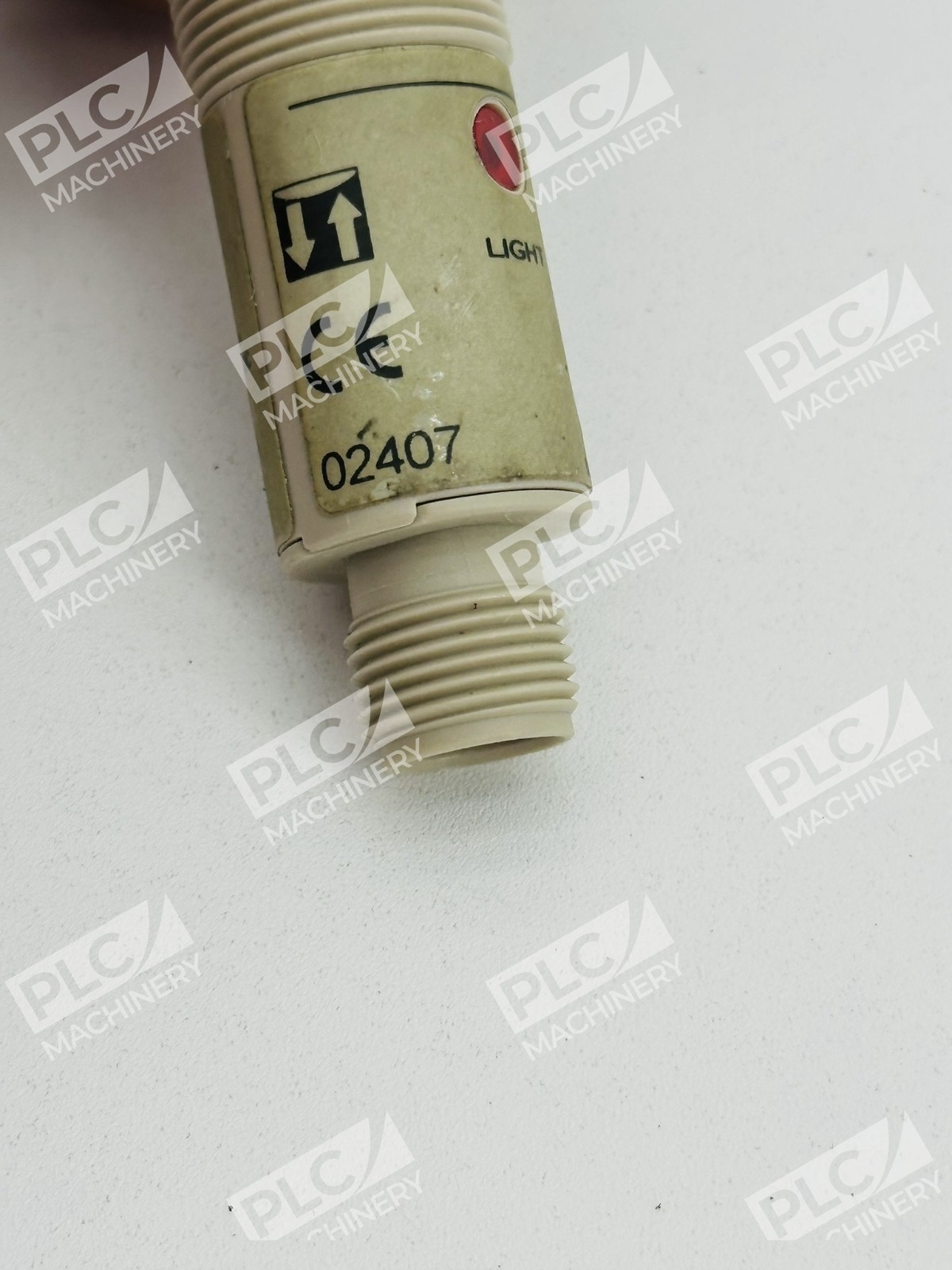 Omron E3F2-R2B4-P1 Photoelectric Sensor - Image 10