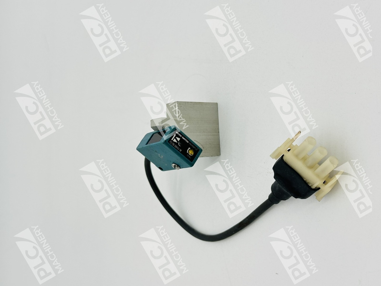 Honeywell FE7B-DA6V-M Micro Switch Photoelectric Sensor - Image 4