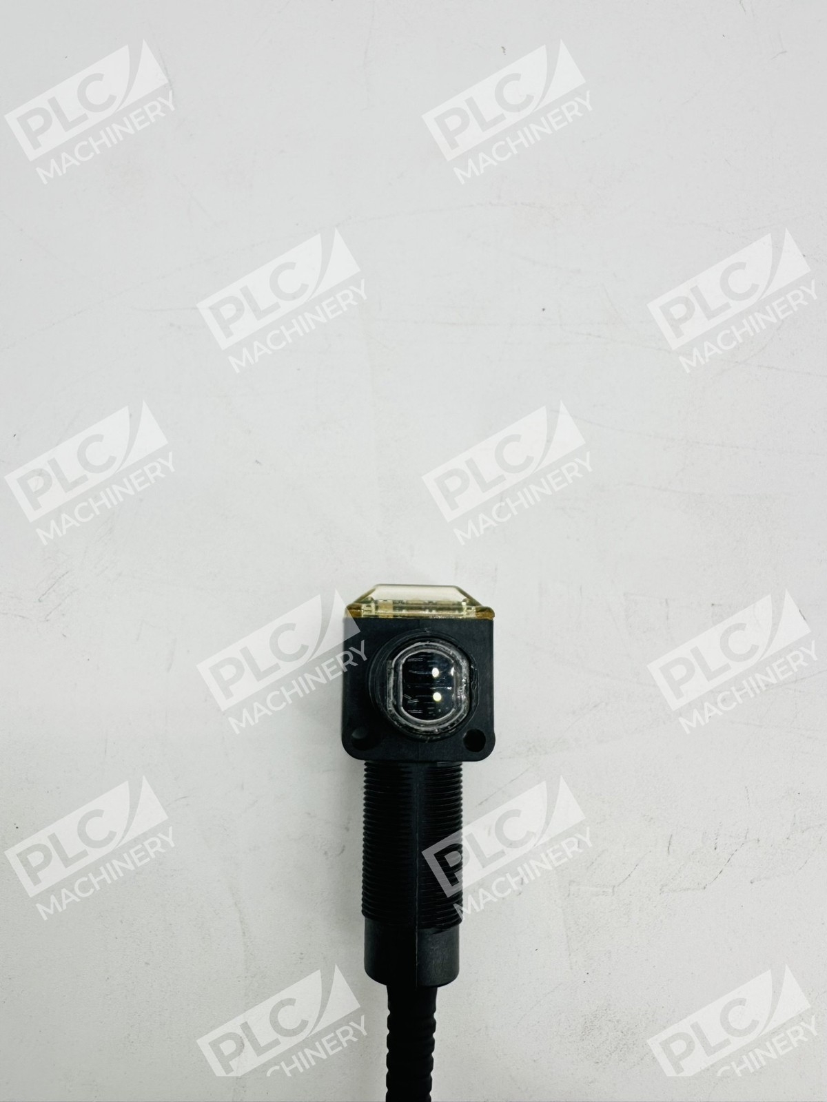 Allen Bradley 42EF-P2LDB-F5 Photoswitch Retroreflective Sensor Rev F Ser A - Image 7