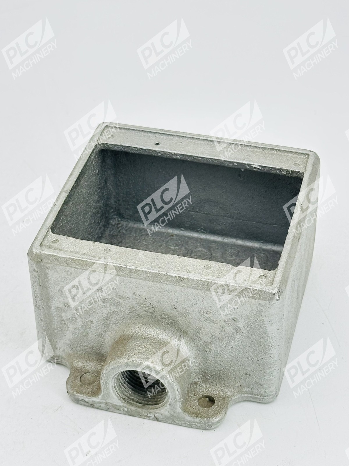 Cooper Crouse-Hinds FD22 Two Gang Device Box 3/4" - Image 4