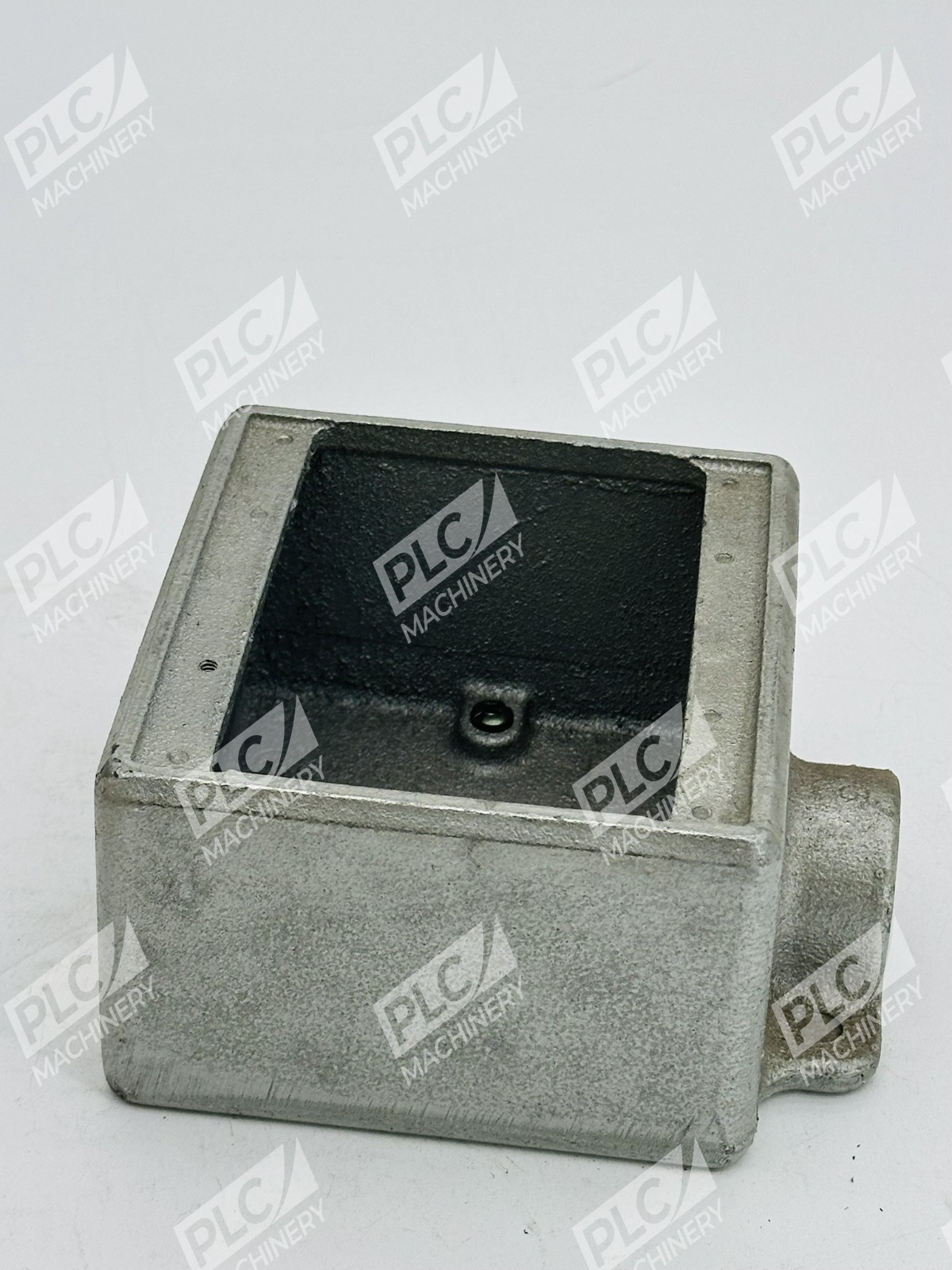 Cooper Crouse-Hinds FD22 Two Gang Device Box 3/4" - Image 6