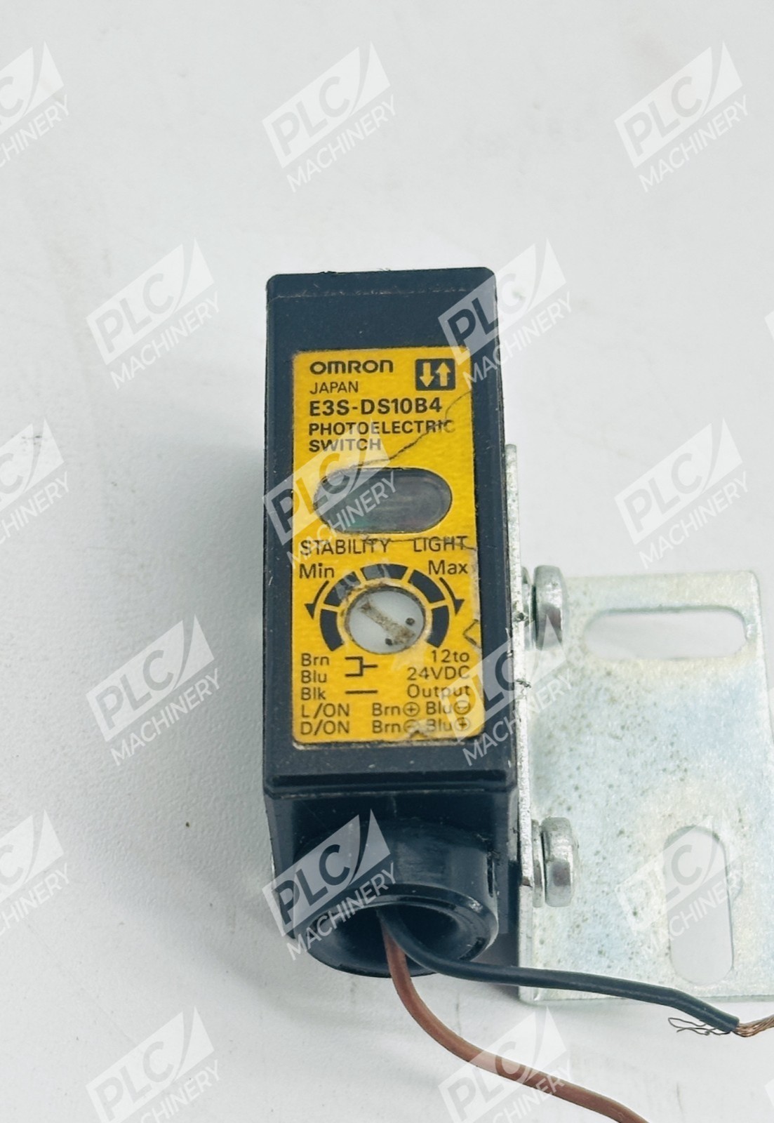 Omron E3S-DS10B4 Photoelectric Switch Sensor
