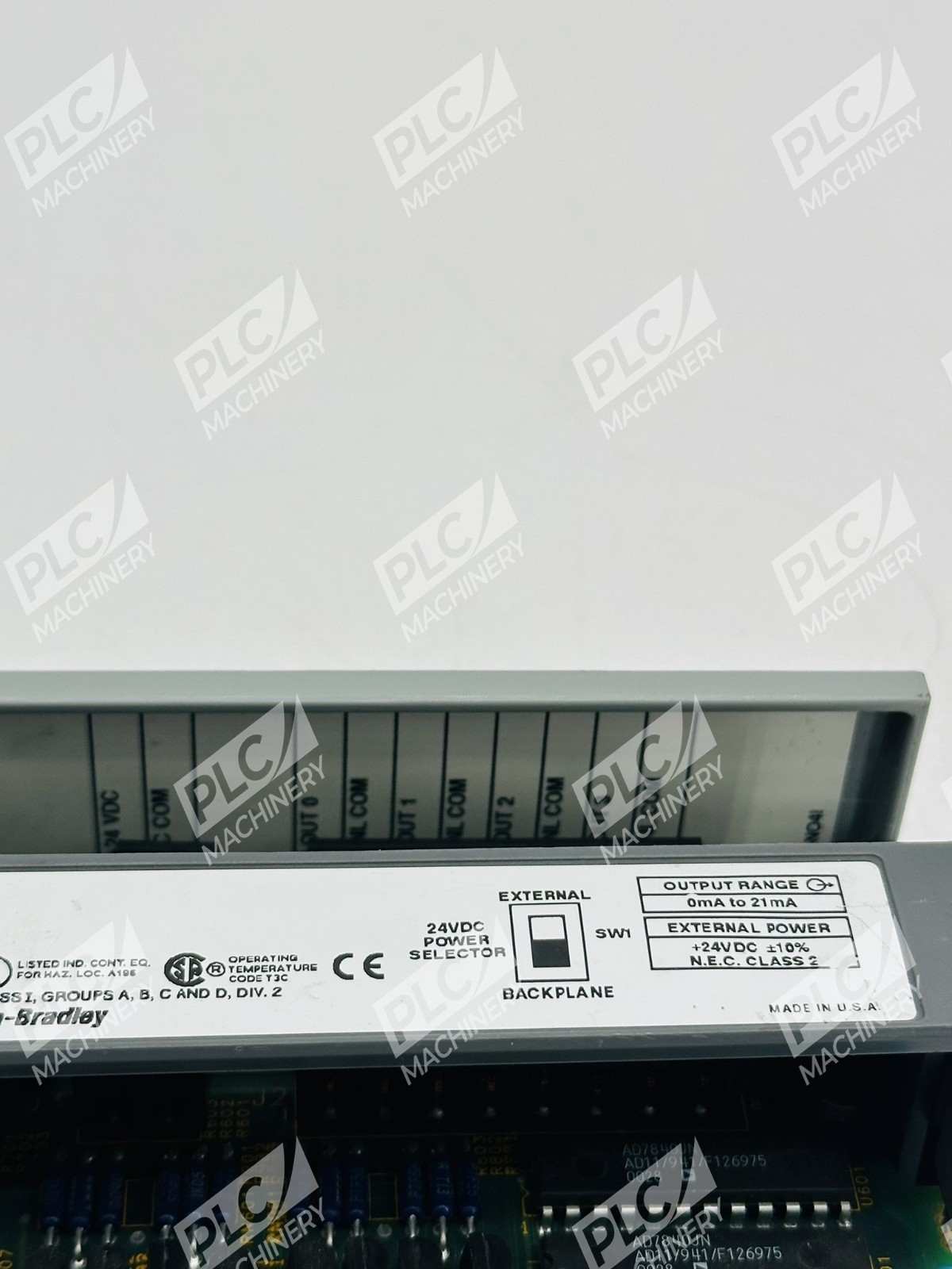 Allen Bradley 1746-NO4I SLC 500 Analog Output Module Ser A - Image 9