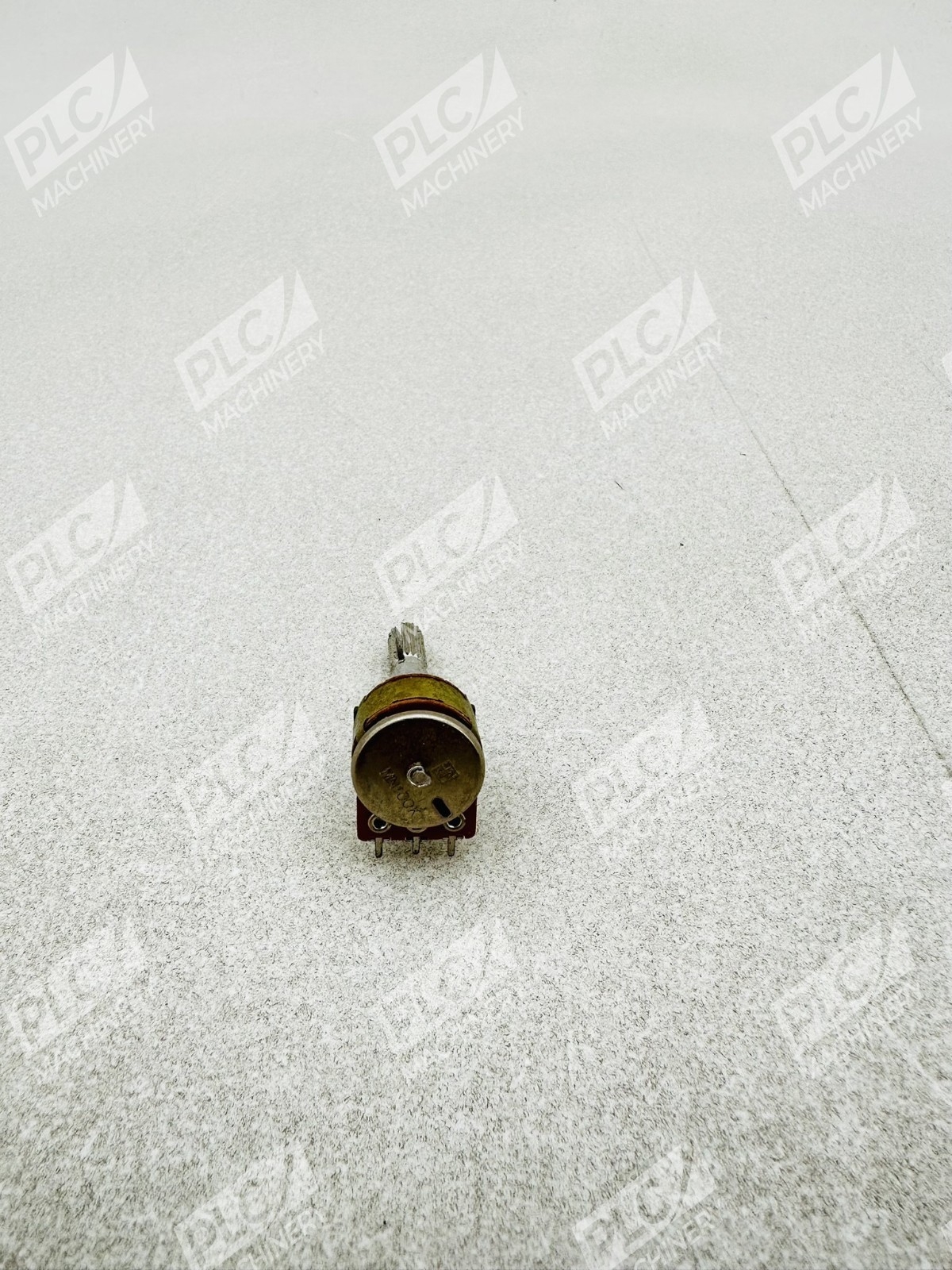 Alpha MN100K Rotary Potentiometer Dual Taper Lot of 35