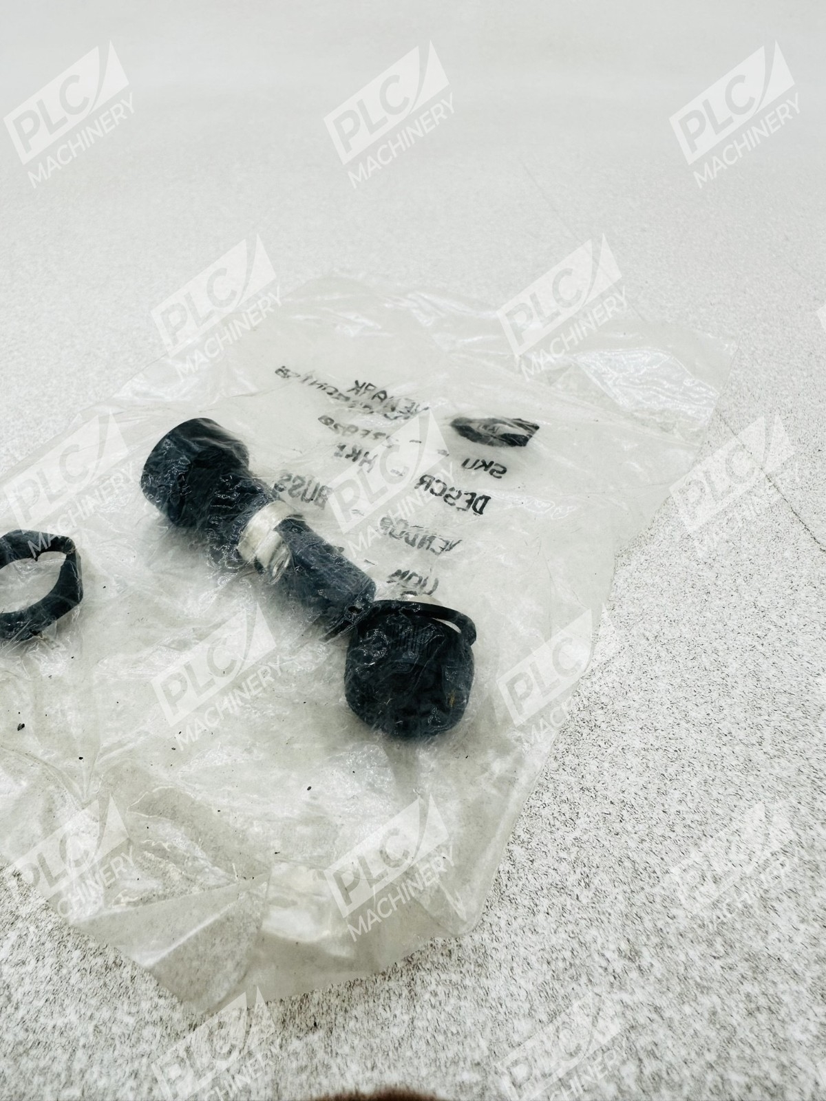 Newark Electronics 27F820 HKP Fuse Holder Lot of 14 - Image 7