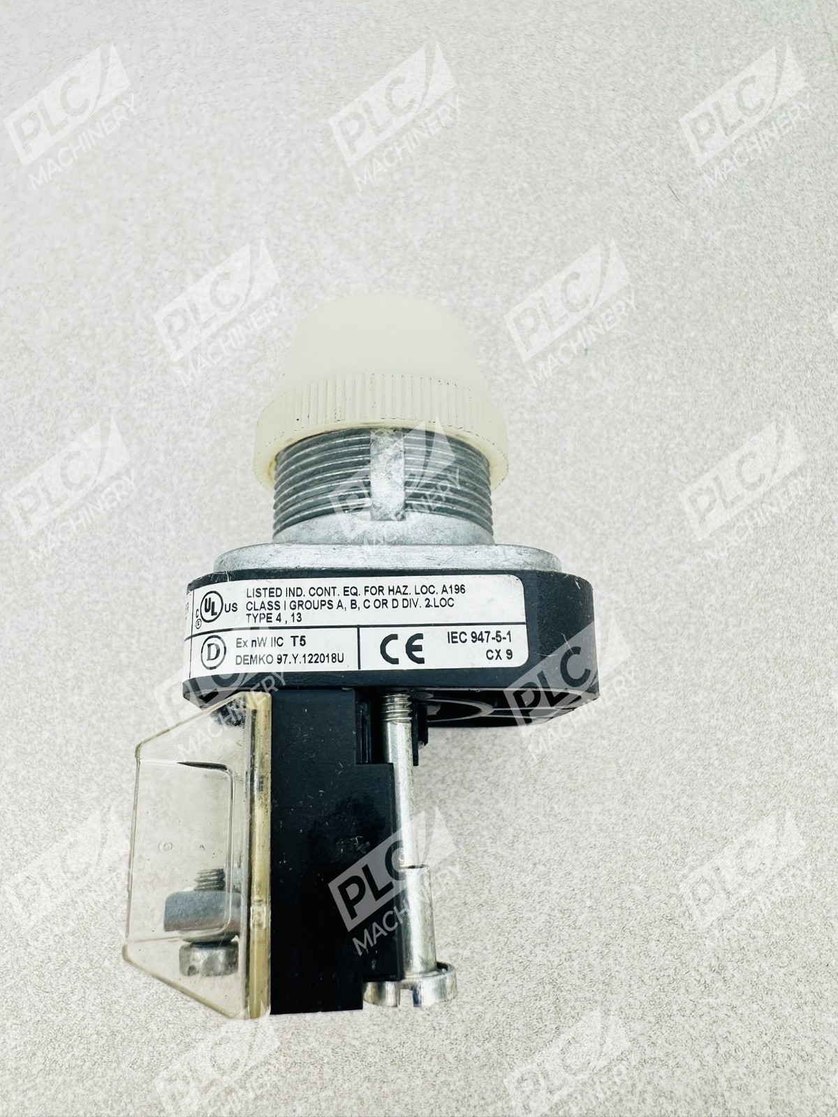 Allen Bradley 800T-QH24W Illuminated Push Button Ser T - Image 3