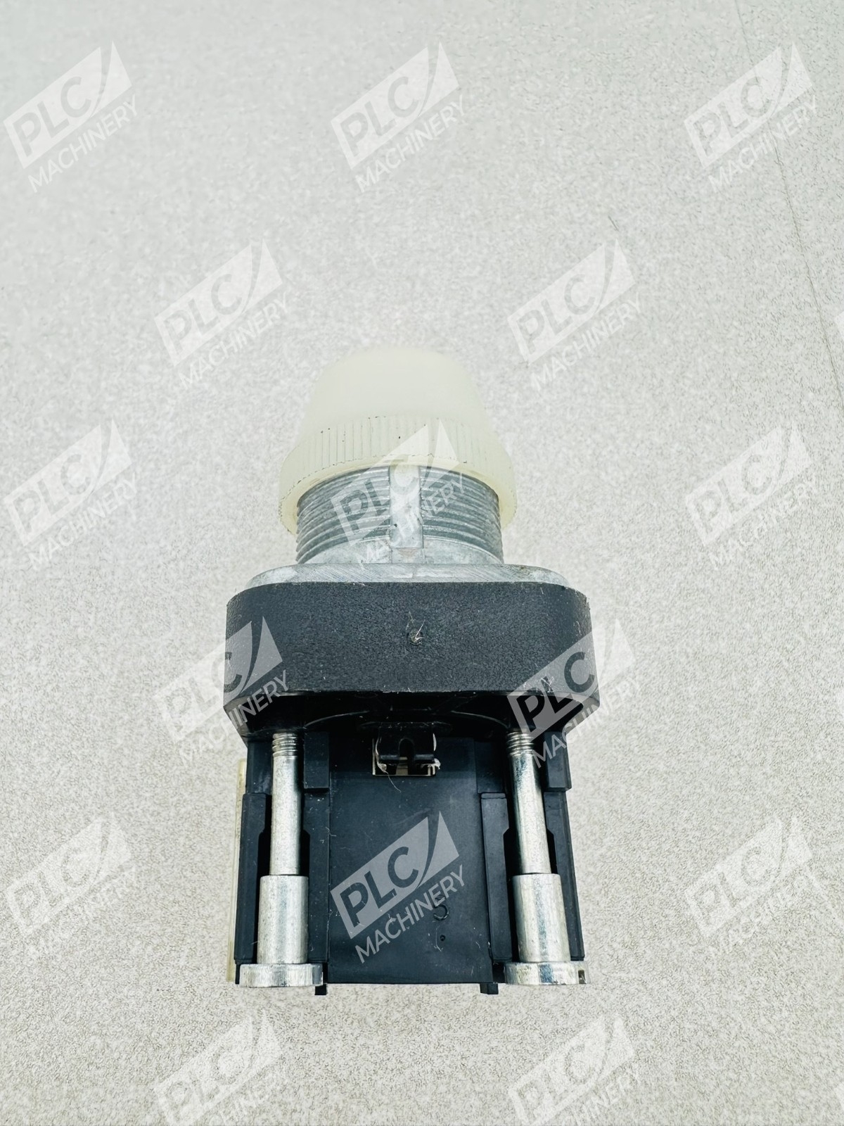 Allen Bradley 800T-QH24W Illuminated Push Button Ser T - Image 4